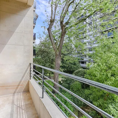 Luxury Trocadero 2br Parijs